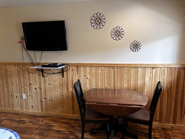 King Suite ADA River Front Photo 4