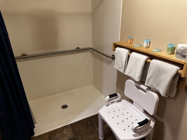 Double Queen ADA River Front Photo 11