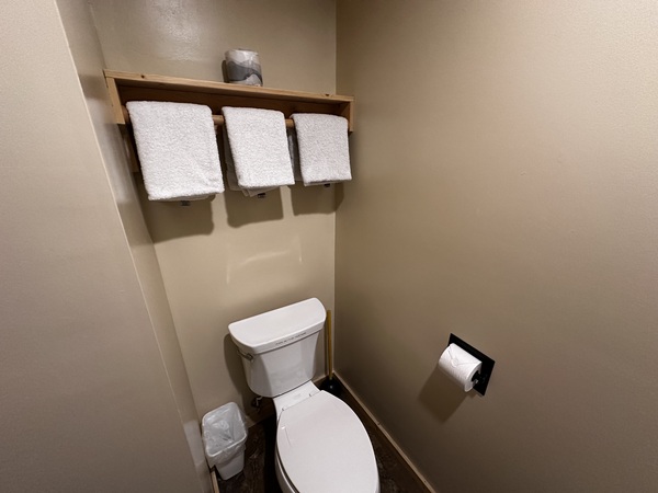 Queen Suite River Front Photo 8