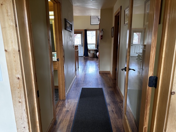 One Bedroom River Front Cabin With Loft Photo 4