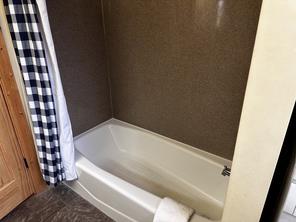 One Bedroom River Front Cabin With Loft Photo 14