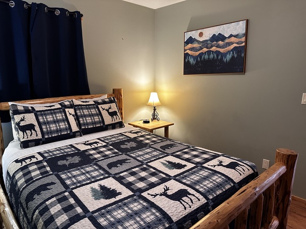 One Bedroom River Front Cabin With Loft Photo 1